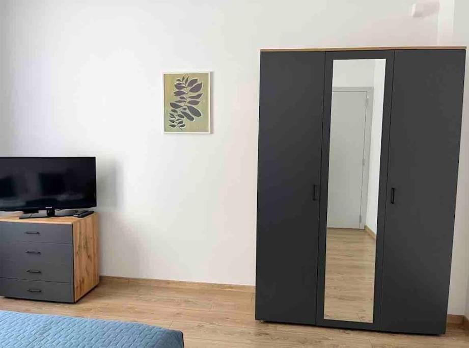 Modern City Center 2 Bedroom Apartment Sofia Buitenkant foto