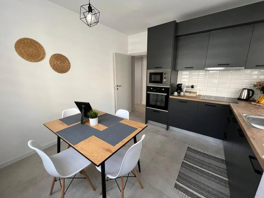 Modern City Center 2 Bedroom Apartment Sofia Buitenkant foto